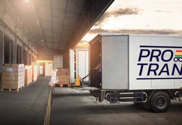 camion ProTrans Bolivia descargando